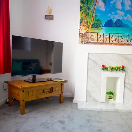 Lucky 24 - Ideal For Trade & Family - 2 Bedrooms - 3 Beds - Max 4 Guests - Close To Bae, Docks, District, Beaches Nyaraló Barrow-in-Furness