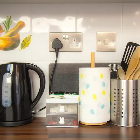 Nyaraló Lucky 24 - Ideal For Trade & Family - 2 Bedrooms - 3 Beds - Max 4 Guests - Close To Bae, Docks, District, Beaches Barrow-in-Furness