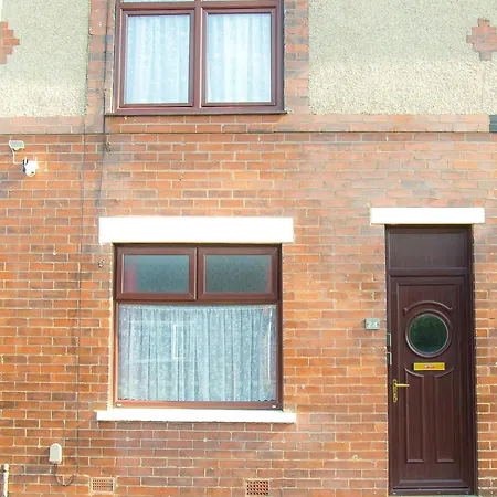 Lucky 24 - Ideal For Trade & Family - 2 Bedrooms - 3 Beds - Max 4 Guests - Close To Bae, Docks, District, Beaches Nyaraló Barrow-in-Furness