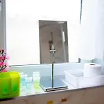 Casa de Férias Lucky 24 - Ideal For Trade & Family - 2 Bedrooms - 3 Beds - Max 4 Guests - Close To Bae, Docks, District, Beaches *