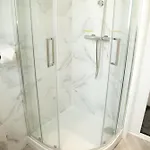 Lucky 24 - Ideal For Trade & Family - 2 Bedrooms - 3 Beds - Max 4 Guests - Close To Bae, Docks, District, Beaches Barrow-in-Furness