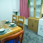 Lucky 24 - Ideal For Trade & Family - 2 Bedrooms - 3 Beds - Max 4 Guests - Close To Bae, Docks, District, Beaches Casa de Férias Barrow-in-Furness