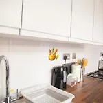 Lucky 24 - Ideal For Trade & Family - 2 Bedrooms - 3 Beds - Max 4 Guests - Close To Bae, Docks, District, Beaches *