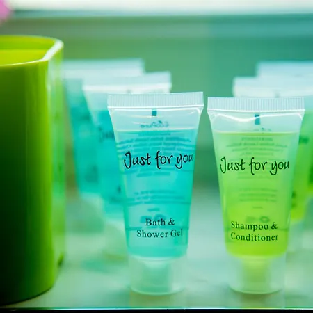 Casa de Férias Lucky 24 - Ideal For Trade & Family - 2 Bedrooms - 3 Beds - Max 4 Guests - Close To Bae, Docks, District, Beaches