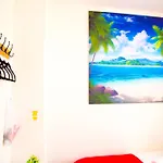 Lucky 24 - Ideal For Trade & Family - 2 Bedrooms - 3 Beds - Max 4 Guests - Close To Bae, Docks, District, Beaches