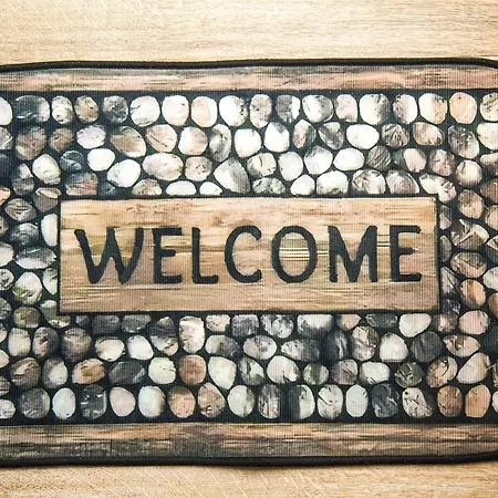 Holiday home Lucky 24 - Ideal For Trade & Family - 2 Bedrooms - 3 Beds - Max 4 Guests - Close To Bae, Docks, District, Beaches *