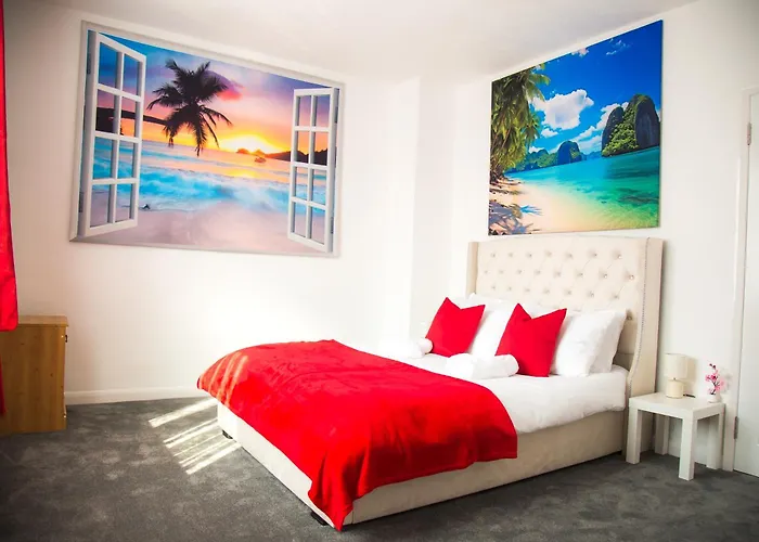 Lucky 24 - Ideal For Trade & Family - 2 Bedrooms - 3 Beds - Max 4 Guests - Close To Bae, Docks, District, Beaches Holiday home